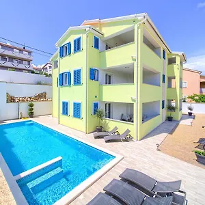 Mali Nono Apartman Salatić