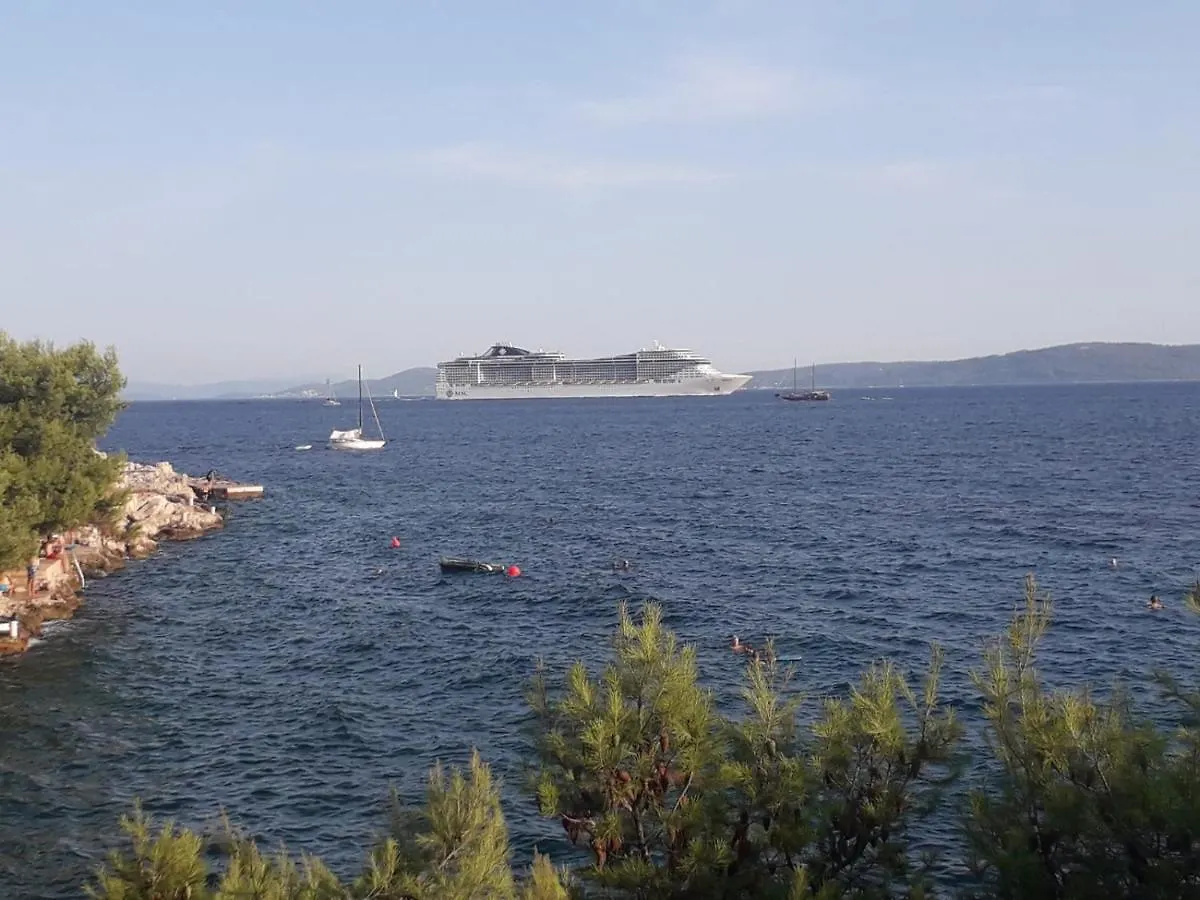 Apartments Ljulj Τρογκίρ 0*,
