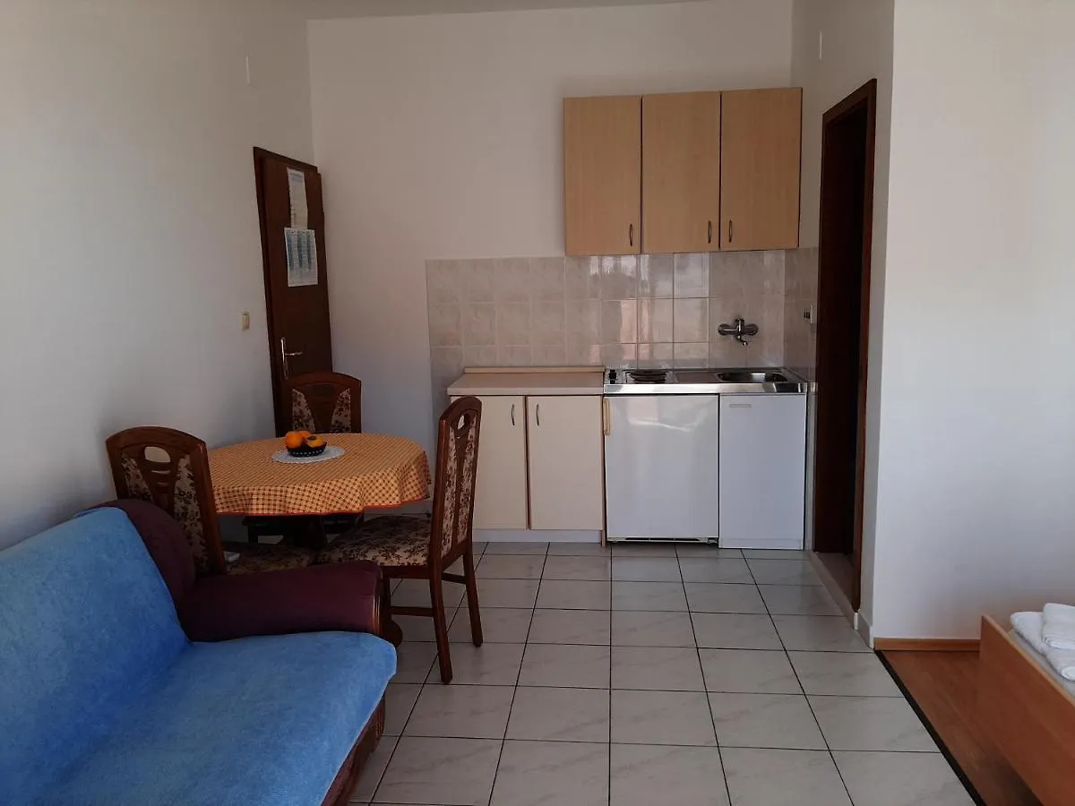 Apartments Ljulj Trogir 0*,